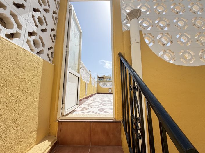 Image No.29-2 Bed Townhouse for sale