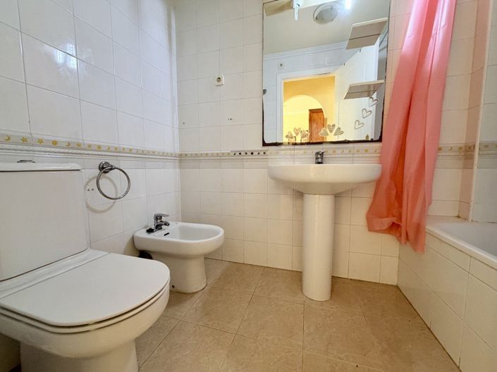 Image No.14-2 Bed Apartment for sale
