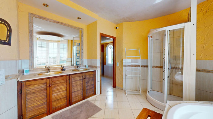 Image No.21-5 Bed Villa for sale