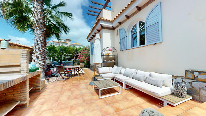 Image No.5-5 Bed Villa for sale