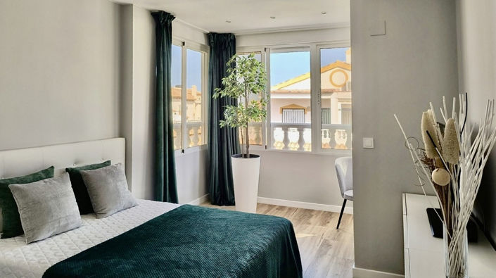 Image No.11-3 Bed Townhouse for sale
