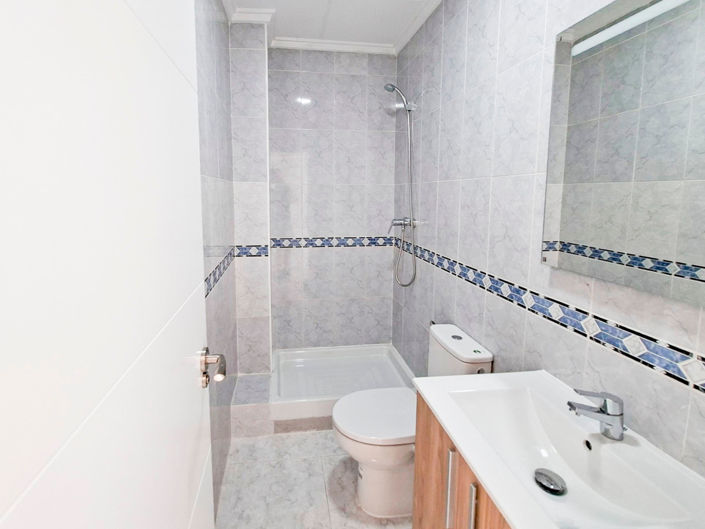 Image No.10-1 Bed Townhouse for sale