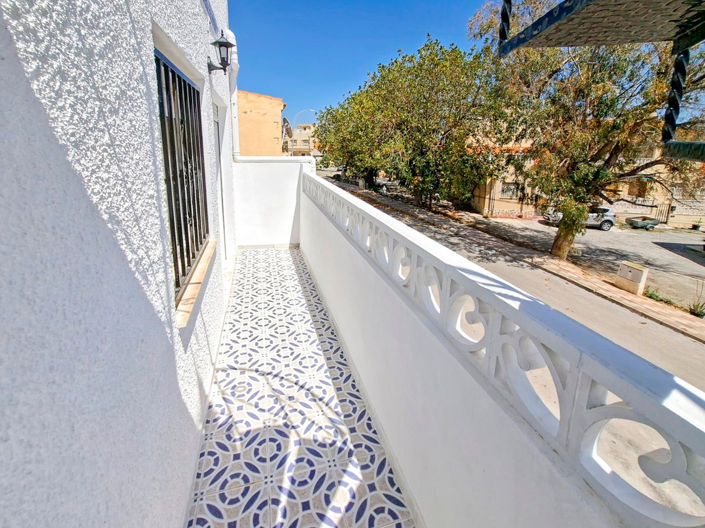 Image No.12-1 Bed Townhouse for sale