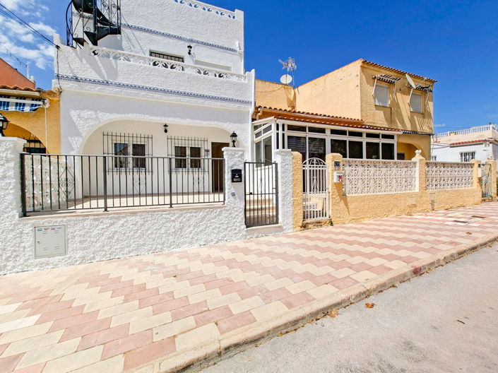 Image No.2-1 Bed Townhouse for sale