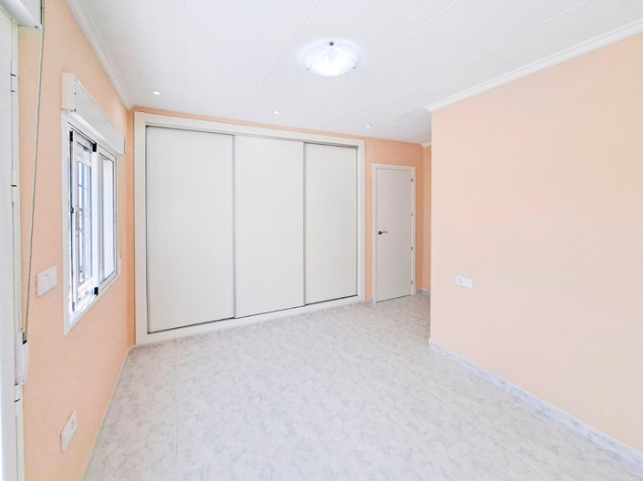 Image No.9-1 Bed Townhouse for sale