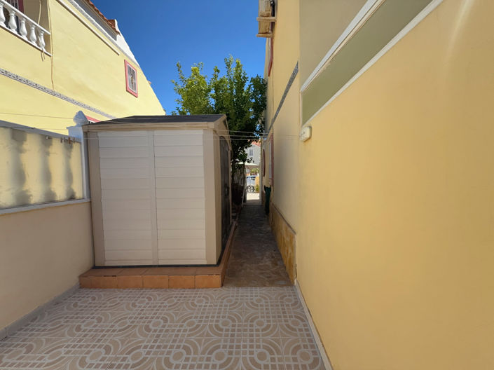 Image No.15-2 Bed Townhouse for sale