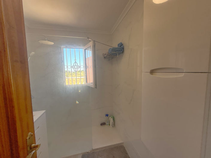 Image No.27-3 Bed Townhouse for sale