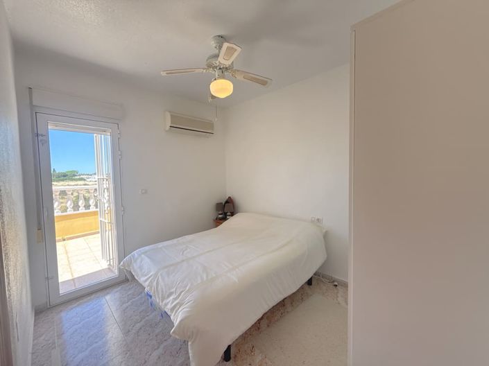 Image No.29-3 Bed Townhouse for sale