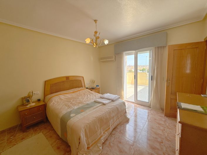 Image No.21-3 Bed Villa for sale