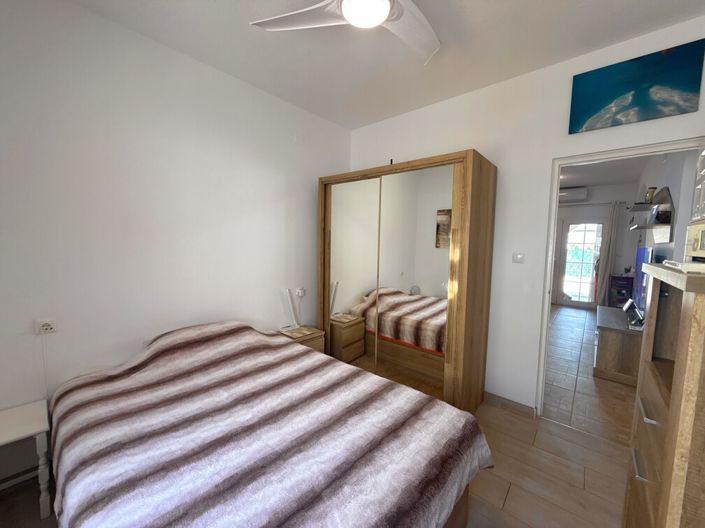 Image No.15-2 Bed Townhouse for sale