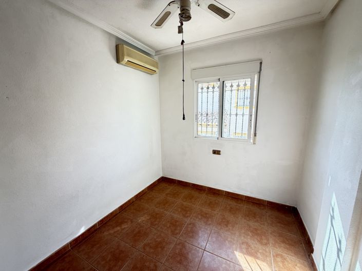 Image No.10-3 Bed Townhouse for sale