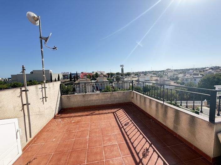 Image No.20-3 Bed Townhouse for sale