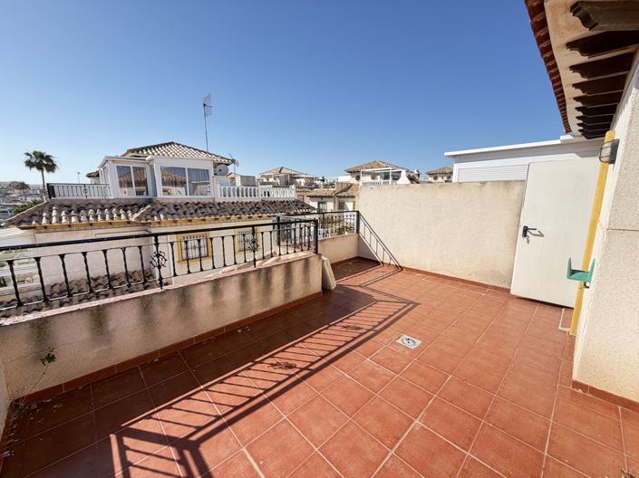 Image No.21-3 Bed Townhouse for sale
