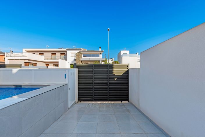 Image No.29-4 Bed Townhouse for sale