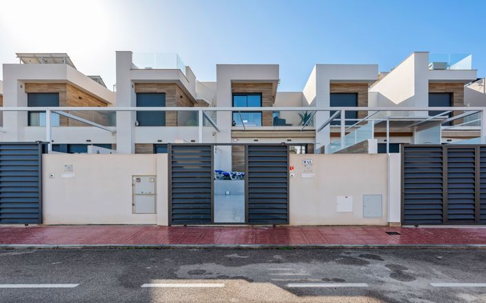 Image No.30-4 Bed Townhouse for sale