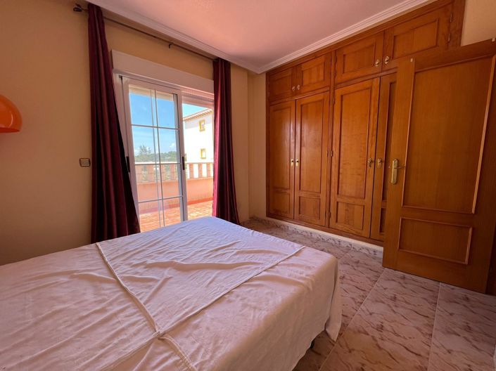 Image No.28-4 Bed Townhouse for sale