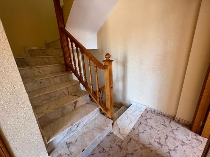 Image No.31-4 Bed Townhouse for sale