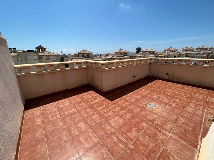 Image No.32-4 Bed Townhouse for sale