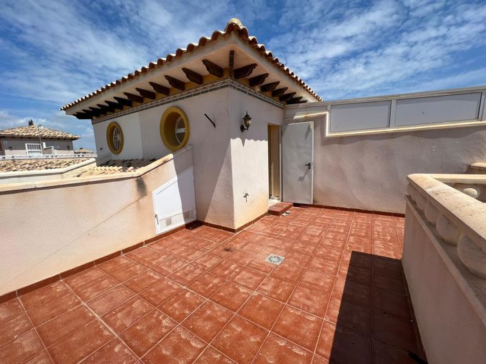 Image No.34-4 Bed Townhouse for sale