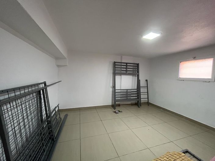 Image No.48-4 Bed Townhouse for sale