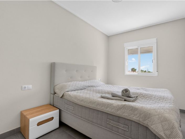 Image No.19-3 Bed Townhouse for sale