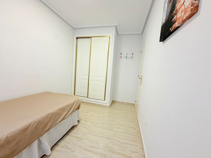 Image No.20-2 Bed Apartment for sale