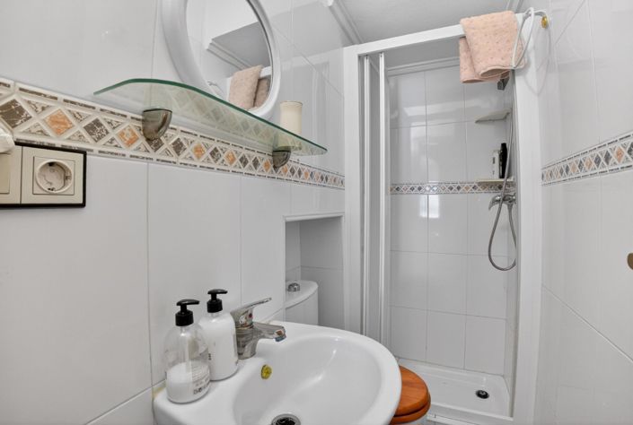 Image No.15-3 Bed Townhouse for sale