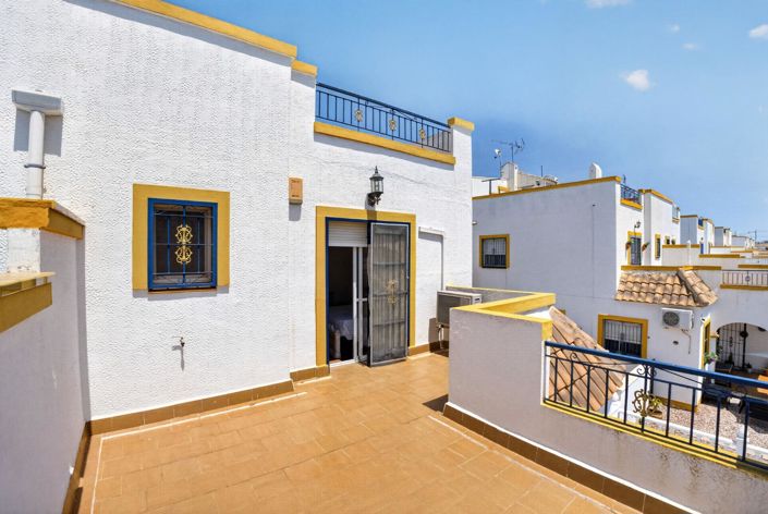 Image No.21-3 Bed Townhouse for sale