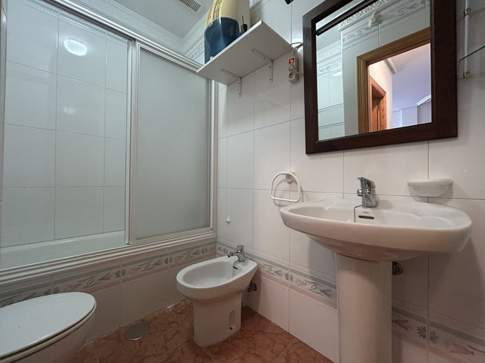 Image No.19-4 Bed Townhouse for sale