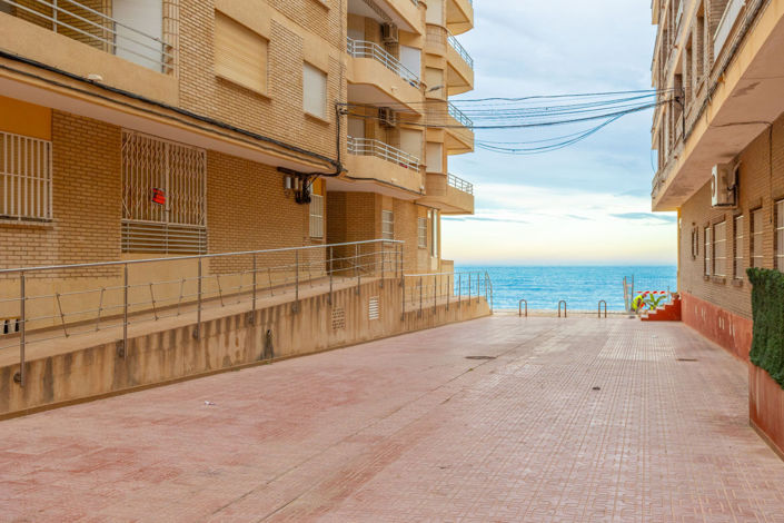 Image No.21-3 Bed Apartment for sale