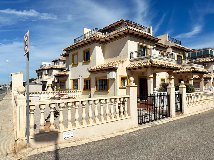 Image No.2-2 Bed Townhouse for sale