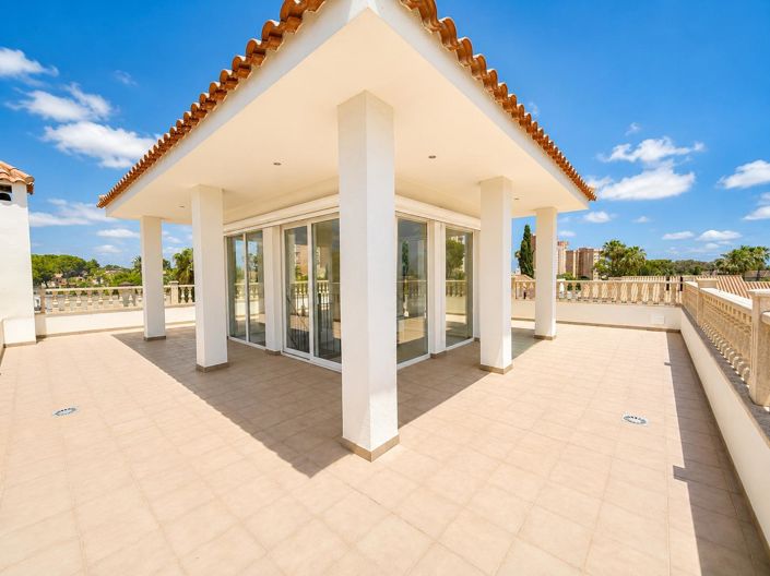Image No.36-Villa de 4 chambres à vendre à Cabo Roig