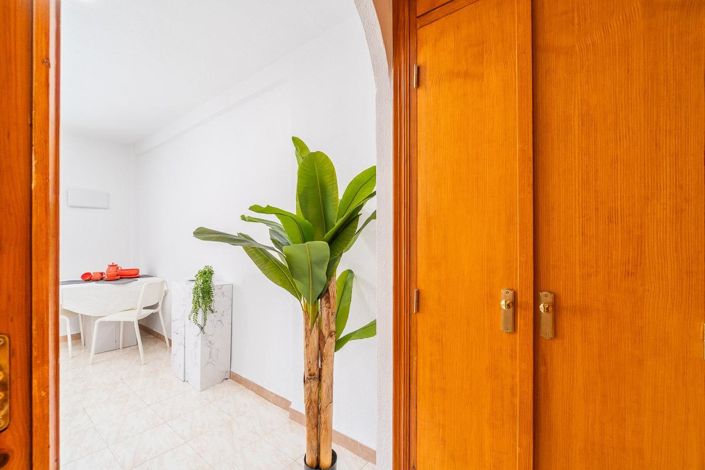 Image No.17-2 Bed Townhouse for sale