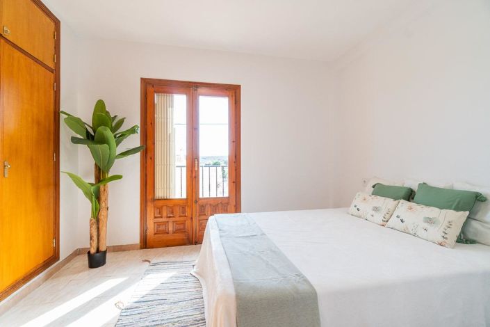 Image No.19-2 Bed Townhouse for sale