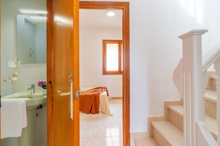 Image No.21-2 Bed Townhouse for sale
