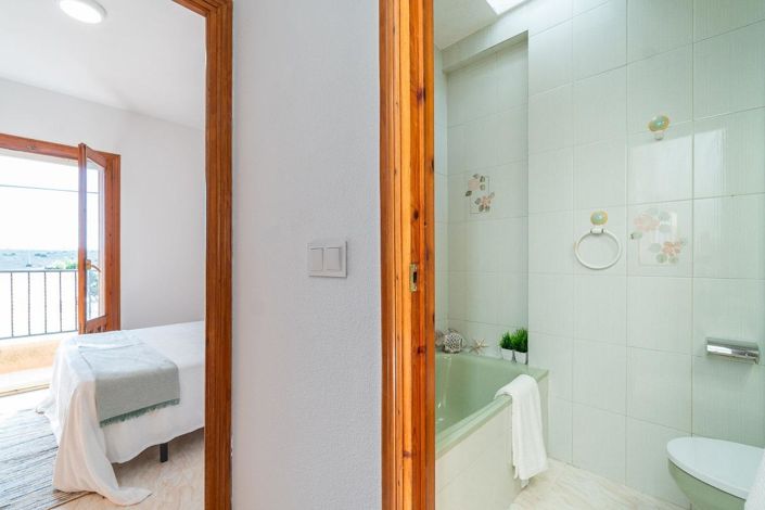 Image No.23-2 Bed Townhouse for sale