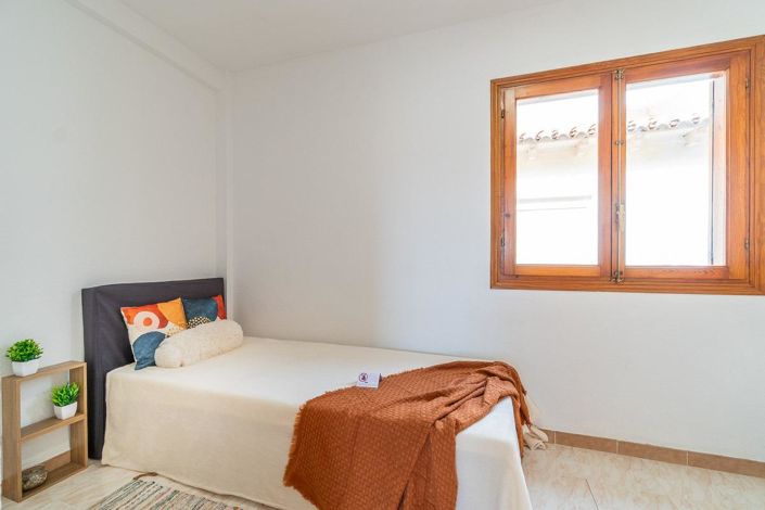 Image No.24-2 Bed Townhouse for sale