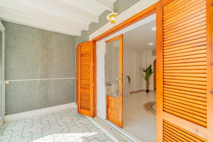 Image No.6-2 Bed Townhouse for sale