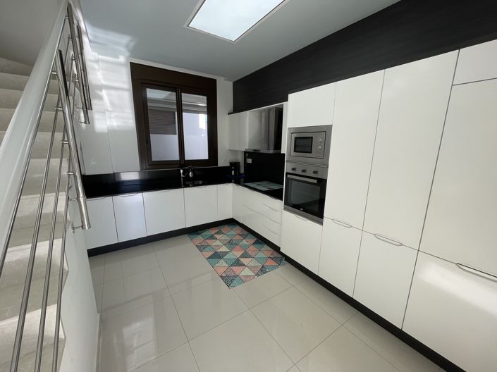 Image No.9-2 Bed Villa for sale