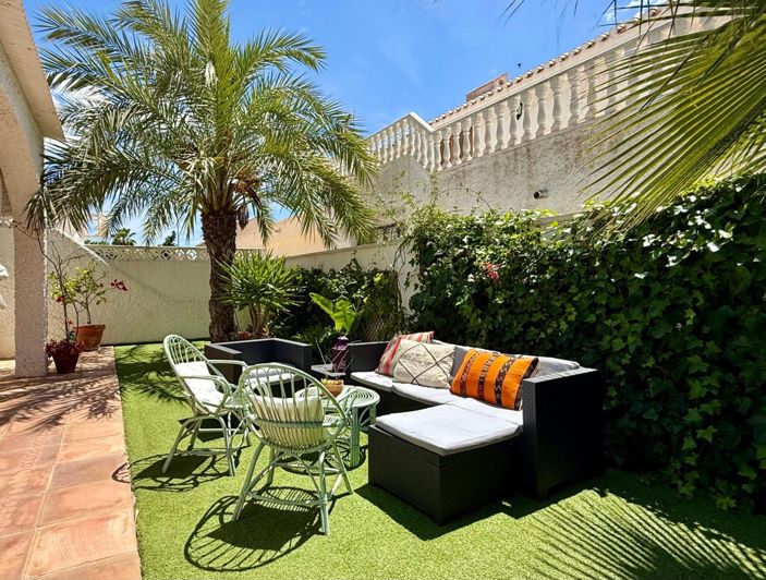 Image No.2-3 Bed Villa for sale