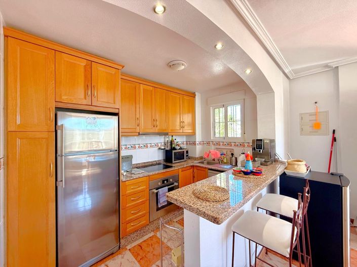 Image No.8-2 Bed Townhouse for sale