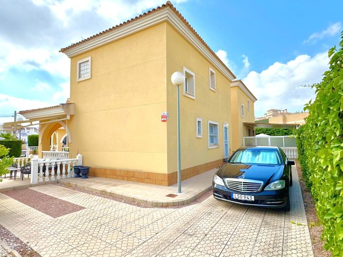 Image No.4-3 Bed Villa for sale