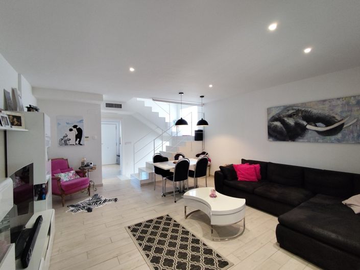 Image No.2-4 Bed Townhouse for sale