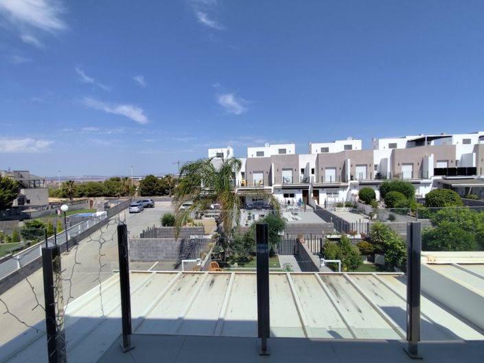 Image No.20-4 Bed Townhouse for sale