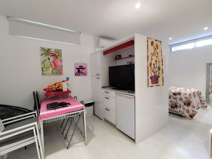 Image No.26-4 Bed Townhouse for sale