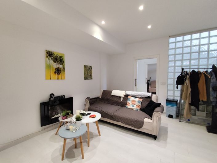 Image No.30-4 Bed Townhouse for sale