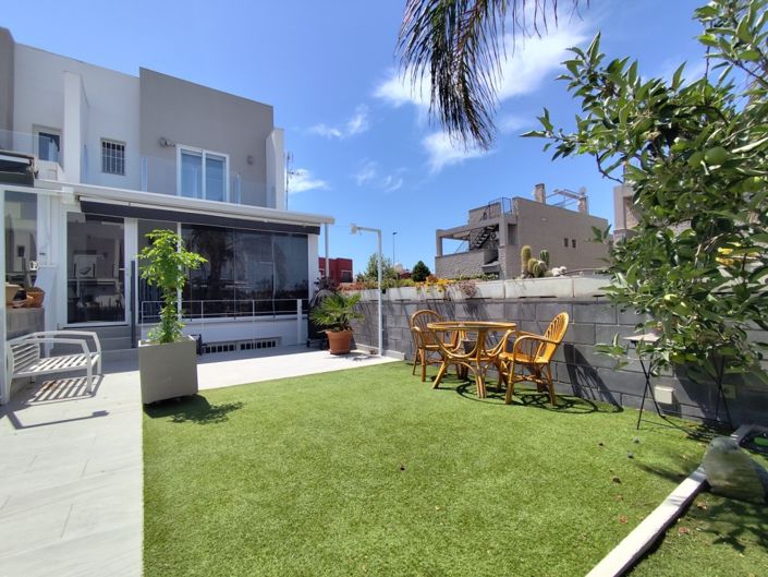 Image No.50-4 Bed Townhouse for sale