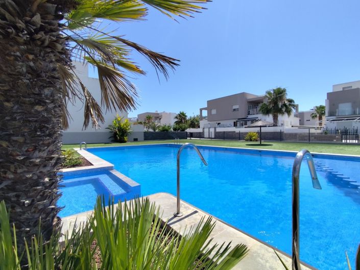 Image No.59-4 Bed Townhouse for sale