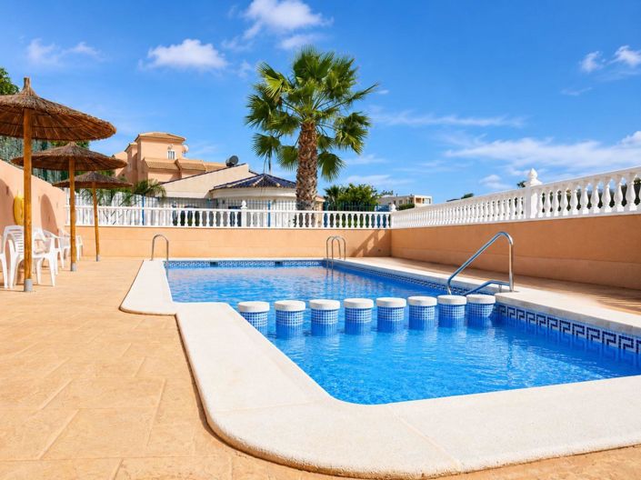 Image No.2-3 Bed Townhouse for sale