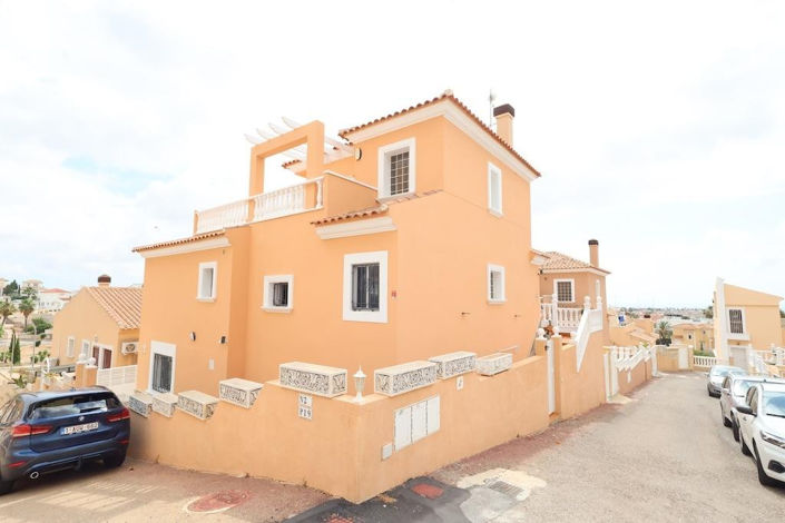 Image No.2-Villa de 5 chambres à vendre à Villamartin